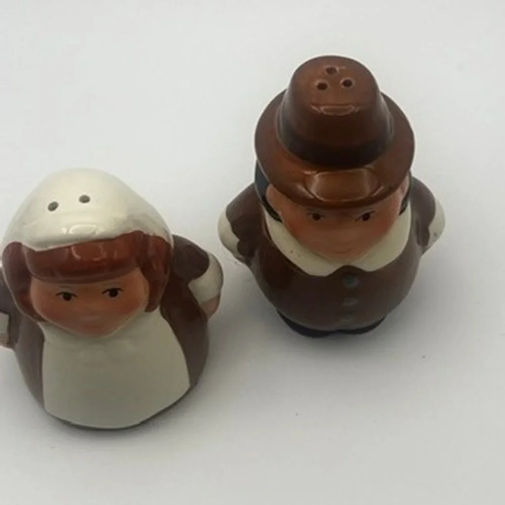 Vintage Publix 2006 Pilgrim Salt and Pepper Shakers Thanksgiving Fall Decor